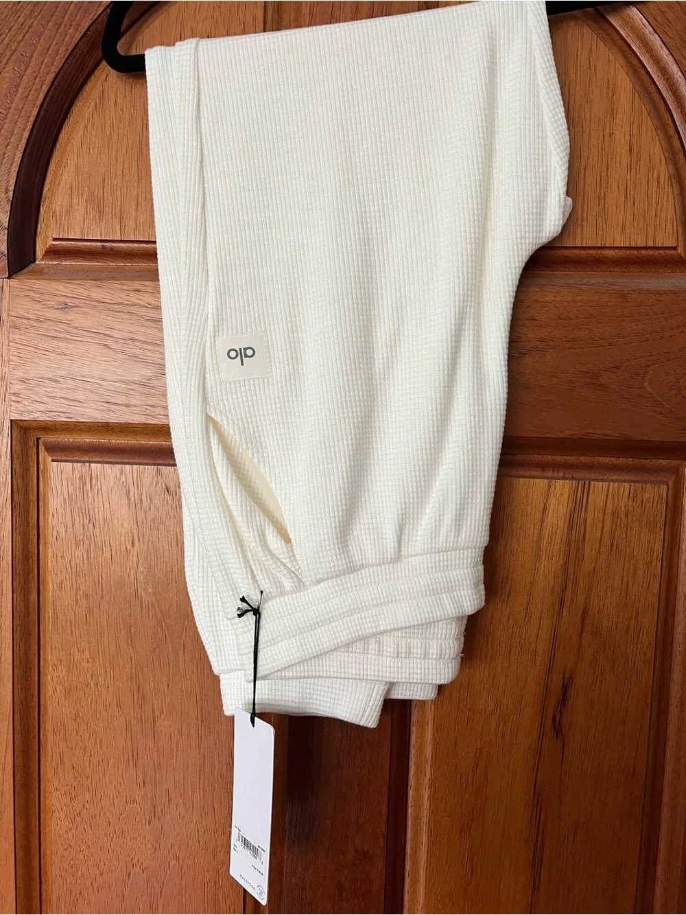 ALO Yoga Waffle Weekend Mock Neck + Pants Set Size Large RT $276 NWT Ivory
